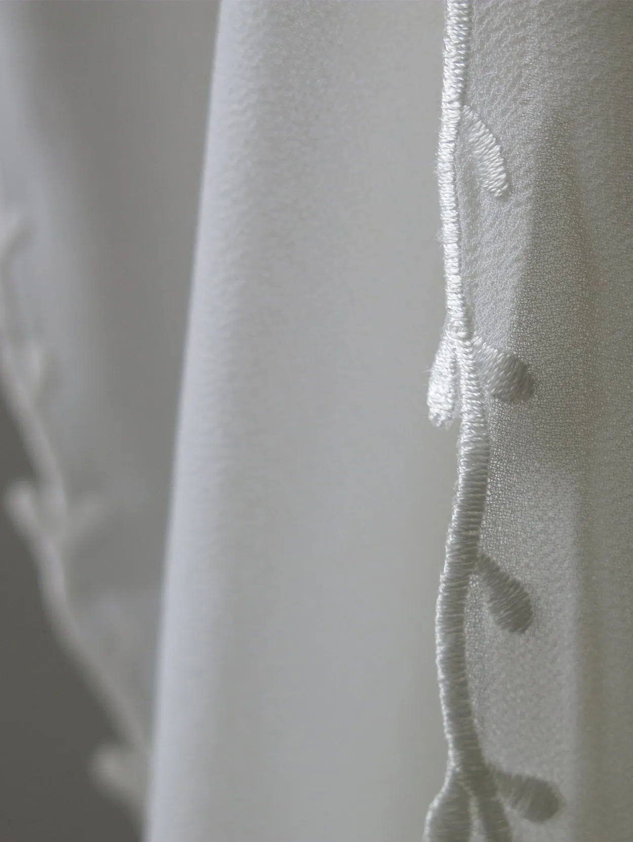Sweet Ivy Embroidery Sarong in Ivory