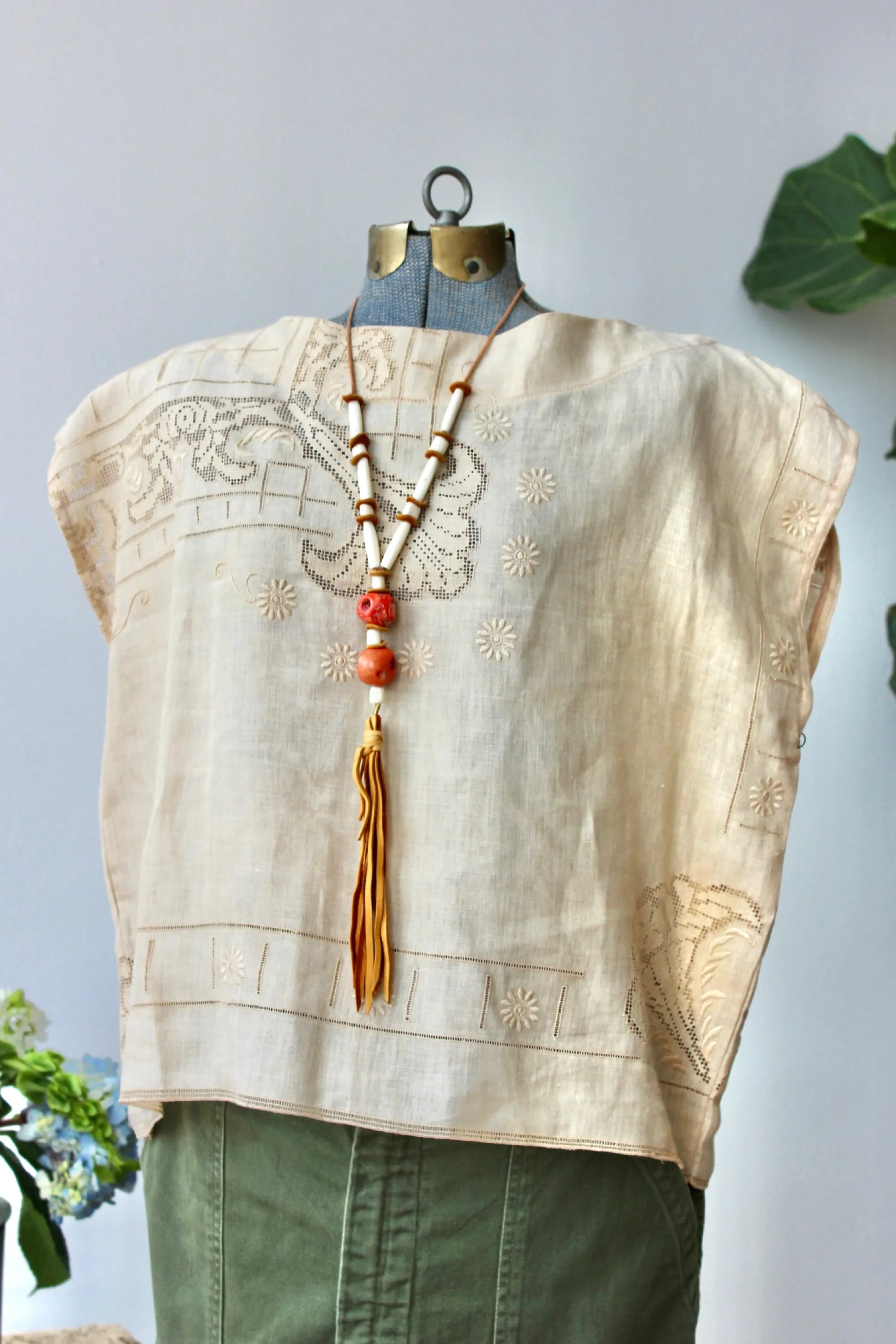 The Highlands Foundry Tan Heirloom Embroidered Box Top THF60