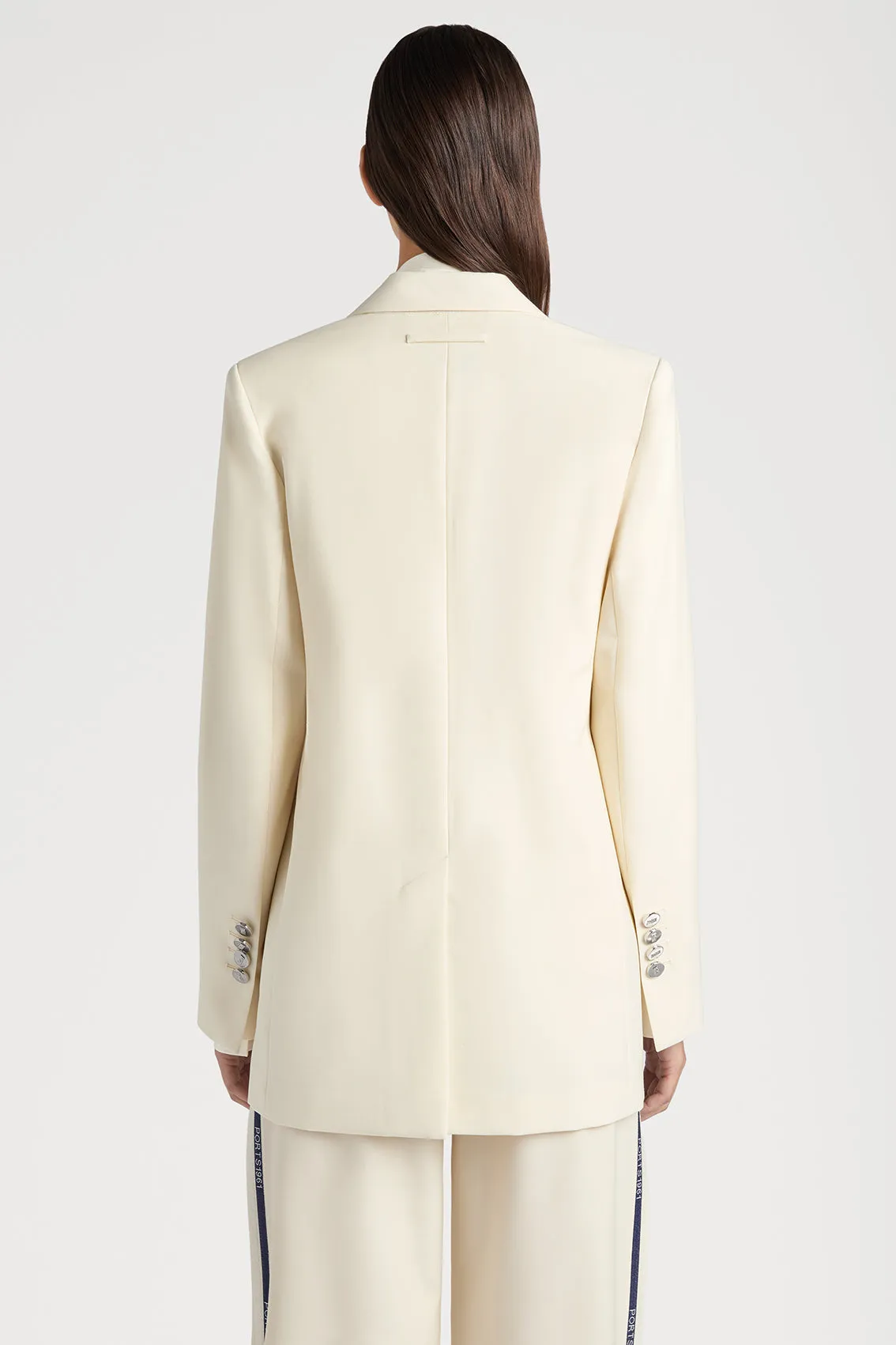 TIMELESS EVERYDAY SINGLE-BUTTON BLAZER IN IVORY