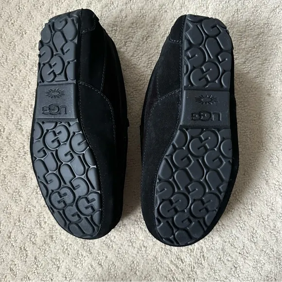 UGG Men’s Corduroy Ascot II Driver Slipper Size 9