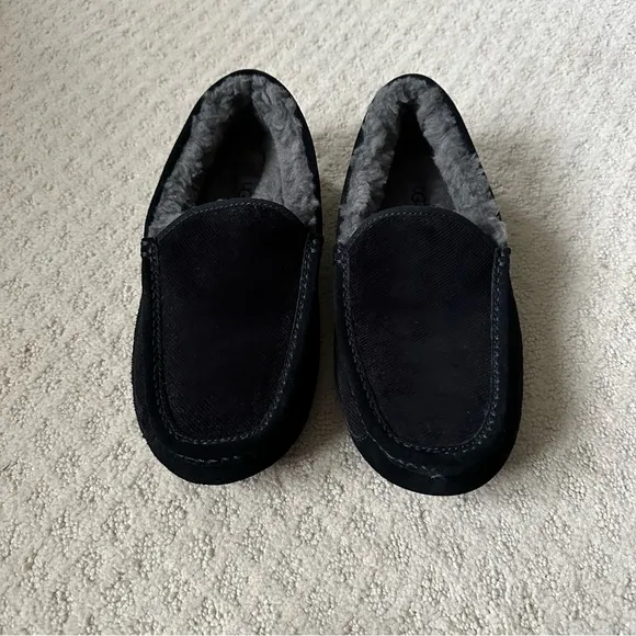 UGG Men’s Corduroy Ascot II Driver Slipper Size 9