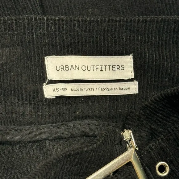 Urban outfitters size XS corduroy style black skirt with zipper detail, NWT!