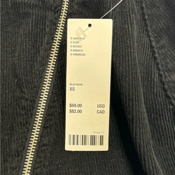 Urban outfitters size XS corduroy style black skirt with zipper detail, NWT!