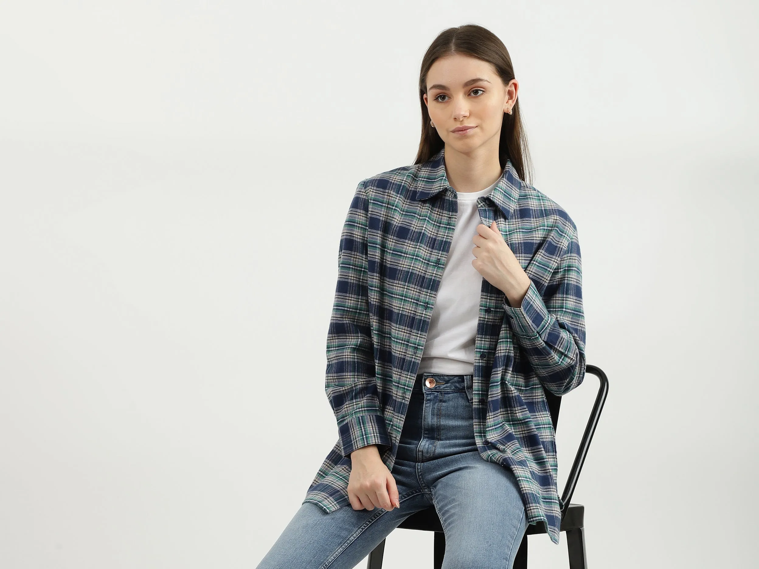 Women Check Spread Collar Shirt
