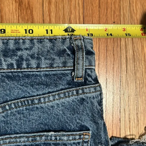 Zara Wide leg Flare light blue Distressed Jeans size 4